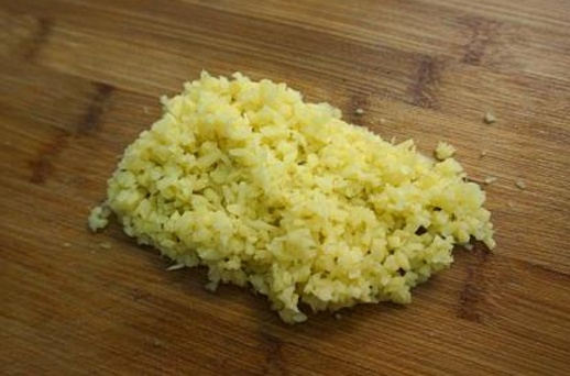 原来班点的克星是它,捣碎+蜂蜜擦脸每天两次,