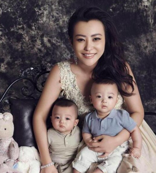 谢娜生了双胞胎小公主!除了她以外,这些明星也有双胞胎宝宝