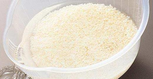 白色衣服发黄难清洗?教你几个清洗小方法,让白