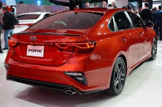 全新起亚K3来了, 外观更加帅气, 内饰科技感更高, 仅售9万