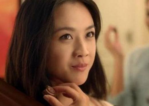 历任德芙巧克力广告的女主角，Angelababy被吐槽，她被认为最美