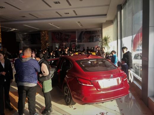 上市26天订金订单10000+ "6秒破百+XDS"的全新名爵6全国热订
