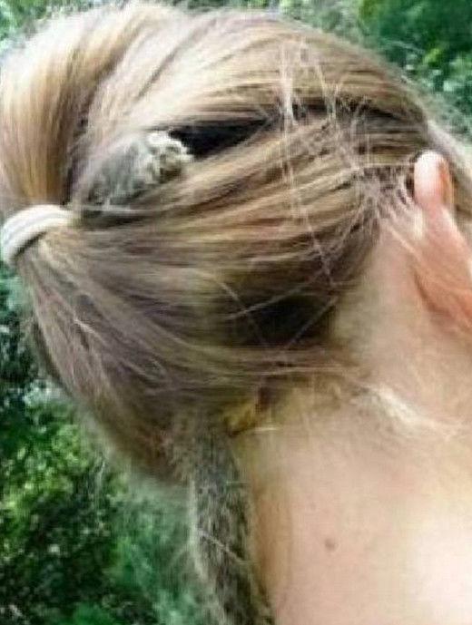 7岁女儿后脑勺发痒,本以为是有虱子,妈妈扒开头发却吓了一跳!
