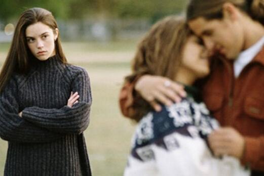 话题|被闺蜜抢男朋友是怎样一种体验?