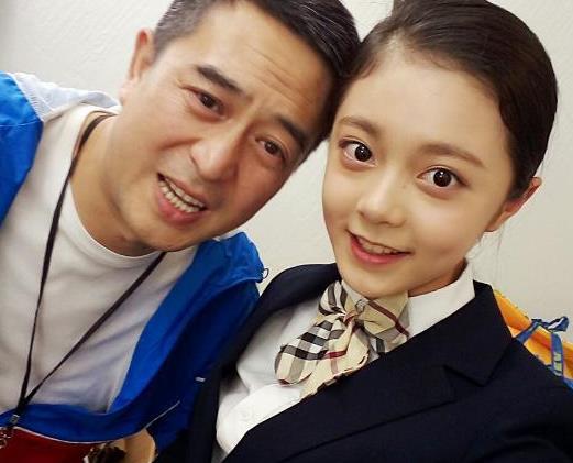 演过张嘉译的女儿,如今又演王耀庆的女儿,赵今麦成大叔收割机啊