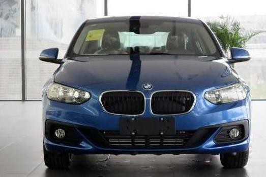 宝马1系带着最亲民价格来袭，网友：这售价是要干掉大众啊？