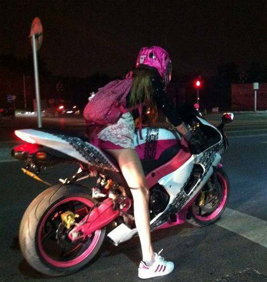 开着一辆本田轿车,大学搭讪机车美女,居然被嘲笑,原来