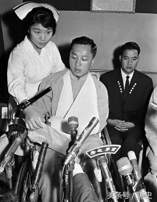 他是飞行员，28岁驾机叛逃台湾，54岁潜回大陆，在机场被抓