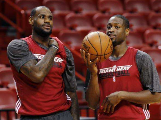 NBA骑士队詹姆斯谈韦德回热火称:这并不会影