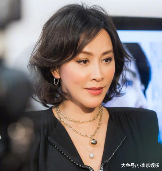 刘嘉玲青涩旧照曝光 年轻时就有女王气质 笑容甜美偏爱大红唇