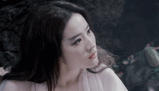 下面小编就来个大家介绍几个古装照让人挪不开眼的女神: 朱茵在