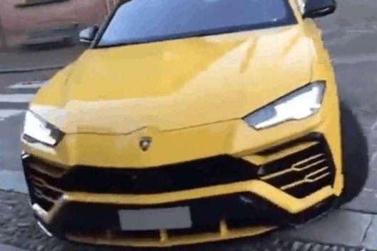 全球首台兰博基尼SUV已经上路, 网友: 留给众泰的时间真的不多了