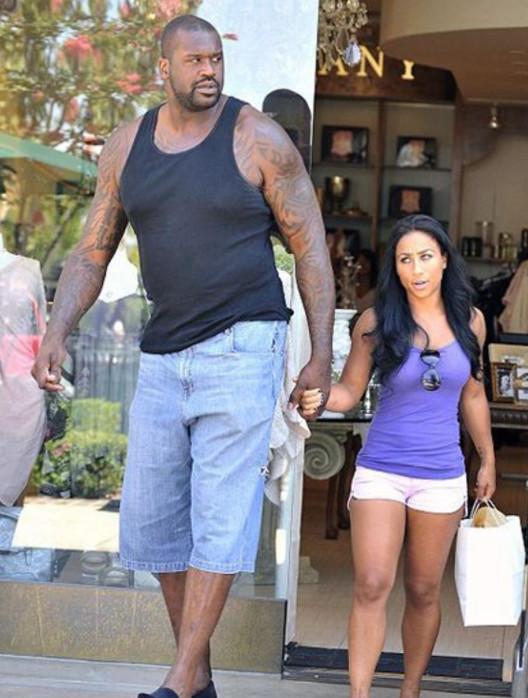 相扑界的大象体重超800斤 娇妻抱怨:做事很不