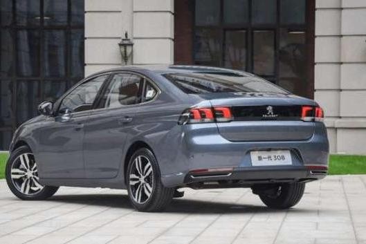 被誉为性价比最高的合资车，颜值不输卡罗拉，油耗5L，售9万很值