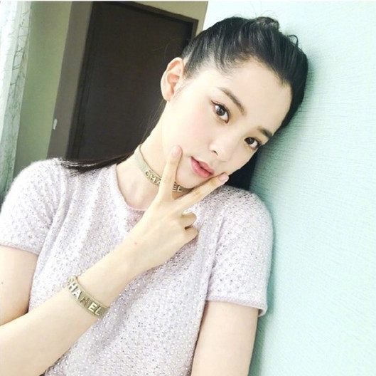 欧阳娜娜和鞠婧祎穿同款衣服,气质相差竟如此