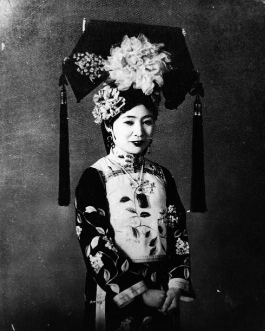 清朝格格,却认贼作父,替日本人卖命,最后假死逃避死刑