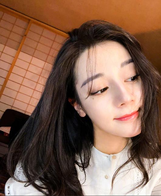 小花们成名前后对比照:迪丽热巴美得逆天,而她