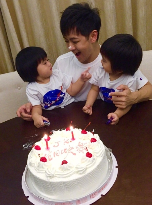 林志颖为双胞胎儿子过生日,场面温馨网友夸有