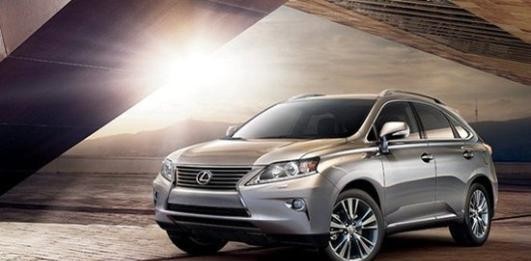 雷克萨斯RX270用不规则式设计、个性十足，比较符合年轻人的口味