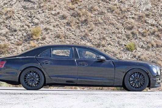 宾利也学会了内敛，继承欧陆的狂野，却被深深吸引了商业大佬