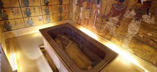 图坦卡蒙是古埃及最著名的法老之一,他的豪华陵墓和黄金面罩已成为