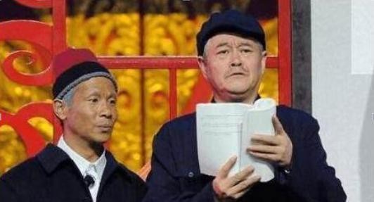 宋小宝的汽车换了一辆又一辆，如今别墅里都停不下了！只能放路边