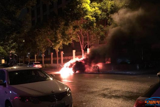 冬天里的一把“火”，申城一北汽EV自燃，原因未明！