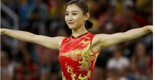 她可是不折不扣的运动员,但是身为"蹦床公主"何雯娜也可谓是美"美"哒.