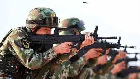 一名士兵会携带多少弹药上战场?这个数字让人有些心酸