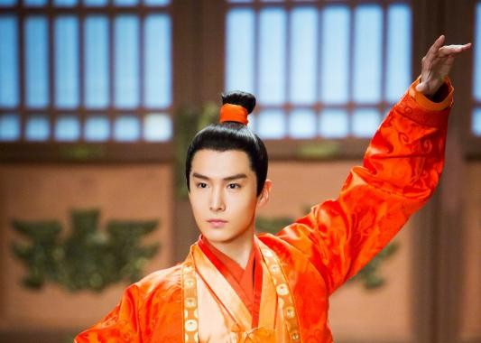 《将军在上》盛一伦上阵一鸣惊人 朝堂飞吻爱妻