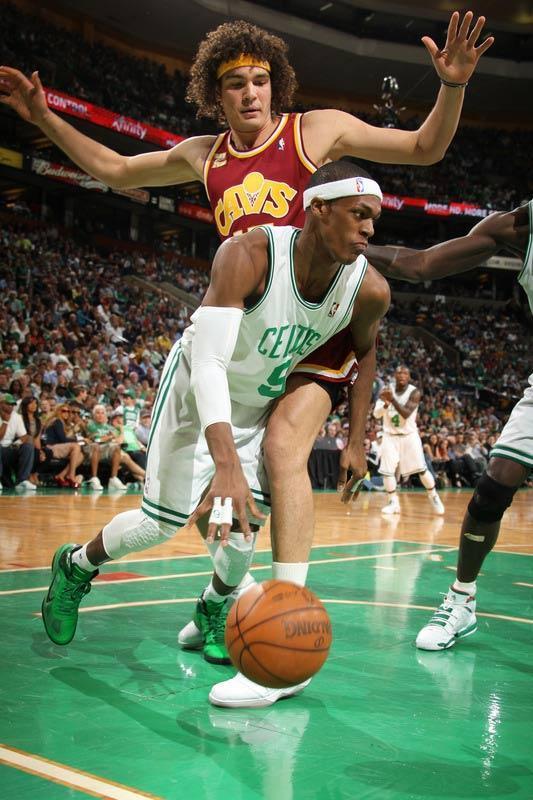 隆多职业生涯中最奇葩的数据! 在詹姆斯的防