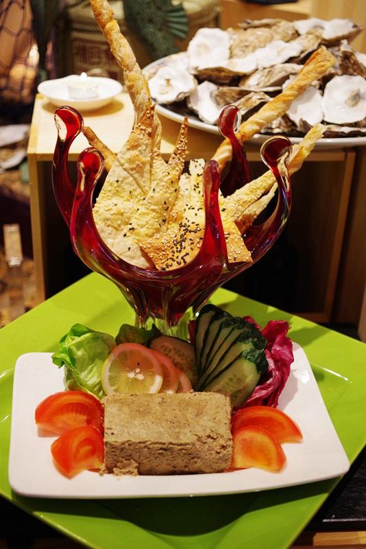 老牌五星级酒店的蚝门盛宴:各种豪华美食的扶墙自助体验!