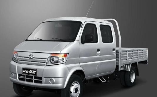 这车实用性没的说，车斗很大很方便，油耗很经济，太超值了！