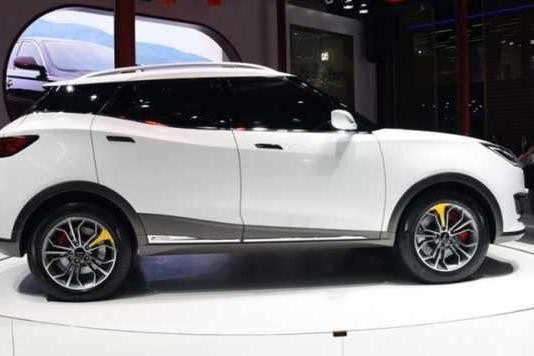 这才是国产良心SUV，标配带全景天窗+LED大灯，买哈弗H6后悔了