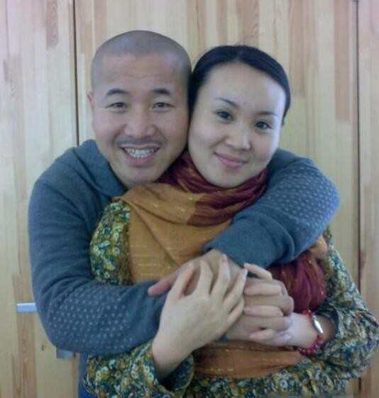 刘小光和王小利与妻子的婚姻都是二婚.