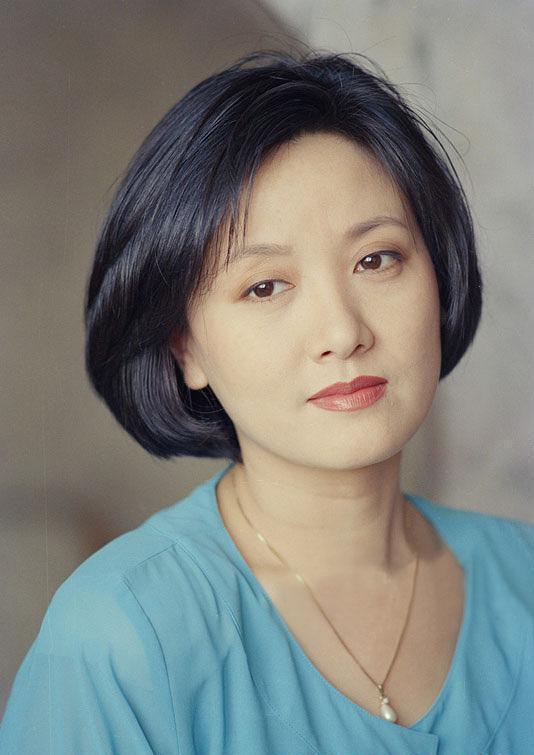 邓婕的王熙凤珍贵剧照几十张，太惊为天人了，无人超越