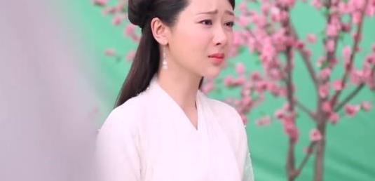 杨紫版白蛇变哭戏专业户,这些虐心哭戏都是这