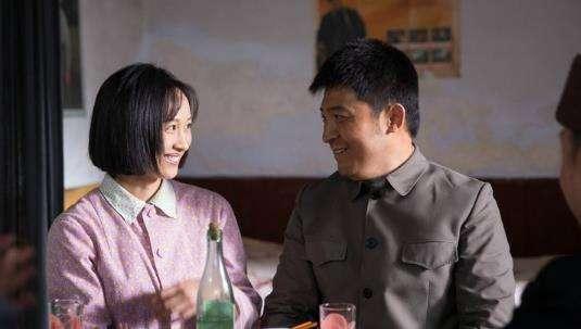 剧中感情上受挫又饱受痛苦,好在有为人憨厚,多次救何三妹的"骑士"