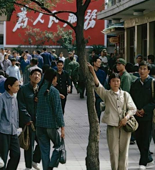 70年代中国百姓生活真实老照片,看到你们父辈年轻时的