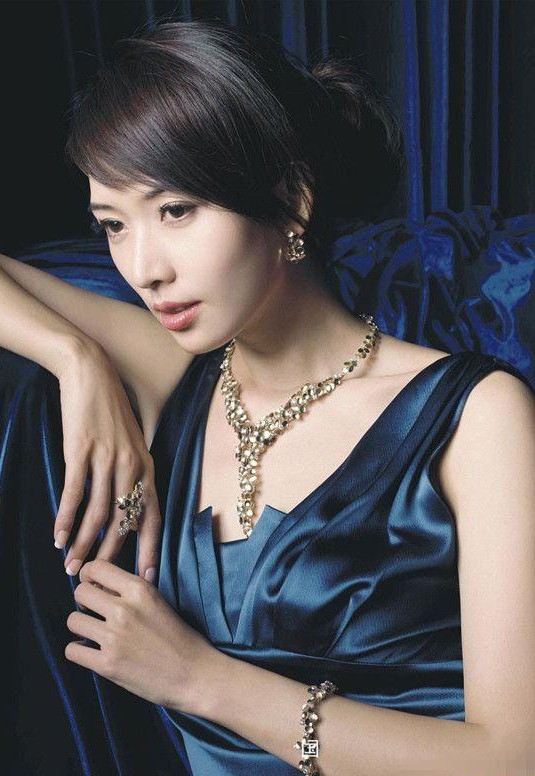 简单的一个小动作就俘获了无数少男少女的心