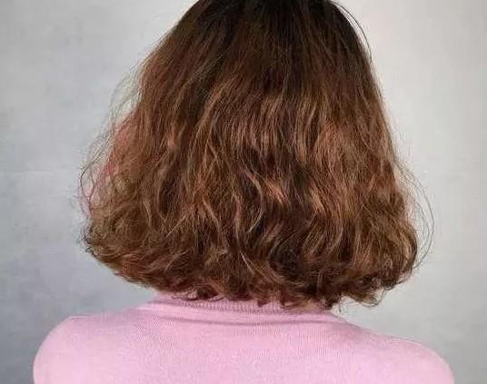 最受中年女性喜爱的"小卷烫"烫发20款,美而优雅!