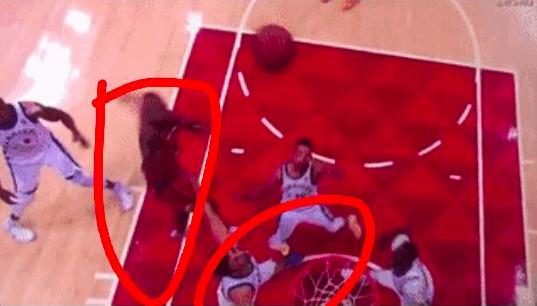 库里惨遭扎扎垫脚,勇士队医:情况不容乐观