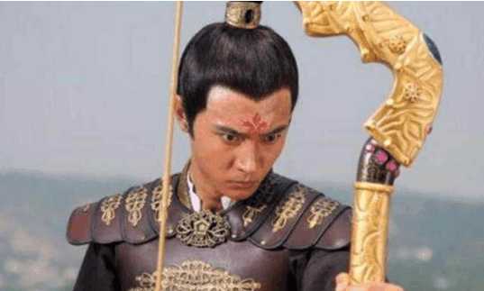 李解把后羿的英雄男人味演绎的十足的震撼!在2000年有部特别火的神