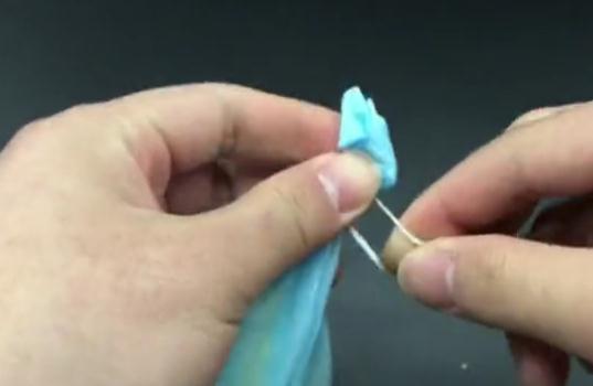 一次性口罩还只用来戴?剪一刀挂衣柜里,家家都