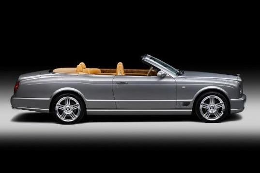 慕尚敞篷限量19台，实在没道理，需求还是很大的