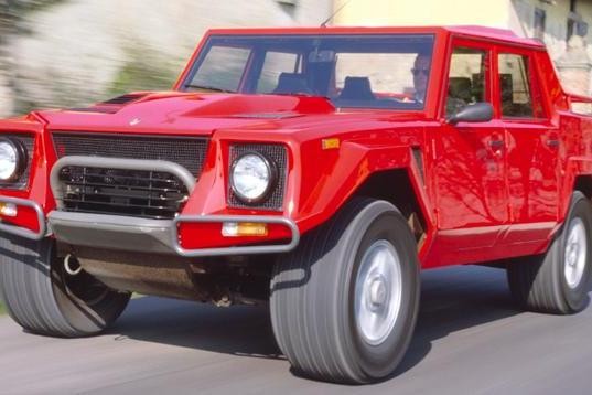 都知道兰博基尼是跑车，其实它也曾是一头越野猛兽