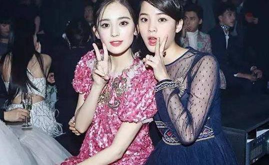 女明星们的同框照片,热巴看起来比杨幂老,bab