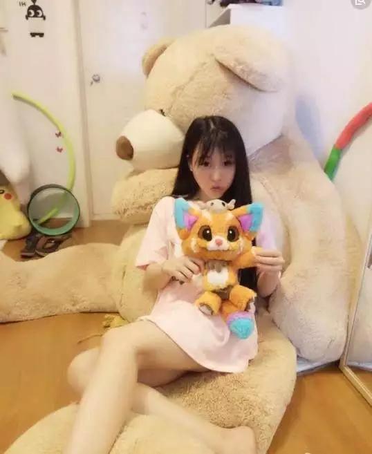 斗鱼"三骚"卡卡转型狼人杀主播,抹不去的黑历史让人