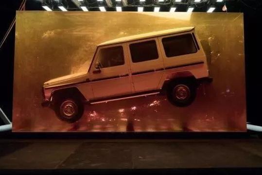 重达44吨的奔驰G琥珀，车重是普通车的20倍