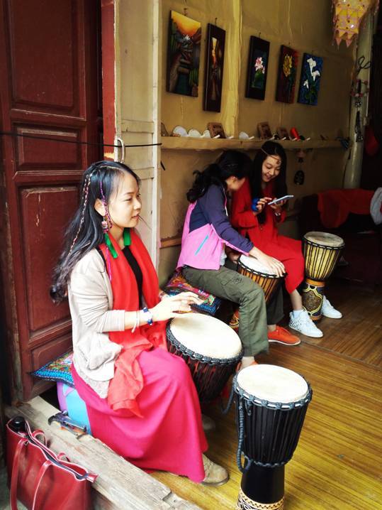 来云南一定要敲一敲手鼓,来一曲丽江小倩